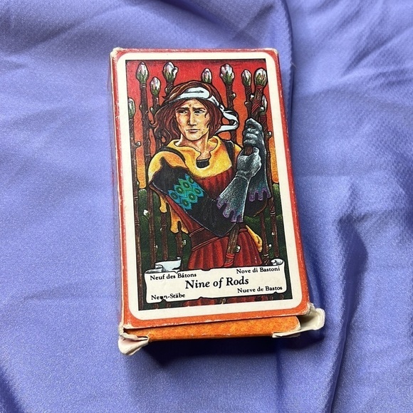 𝅺Vintage Hanson-Roberts Tarot Card Deck - Picture 2 of 6